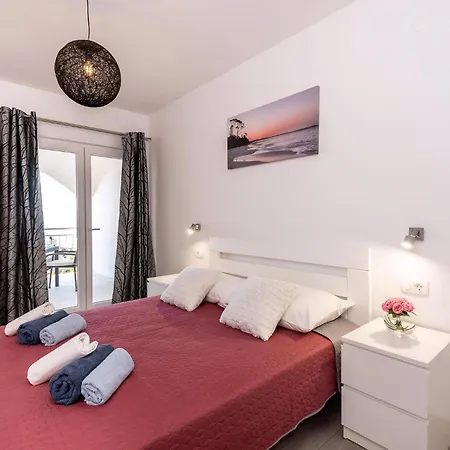 Apartment Ferienwohnung Mit Privater Terrasse Gradac (Split-Dalmatia)